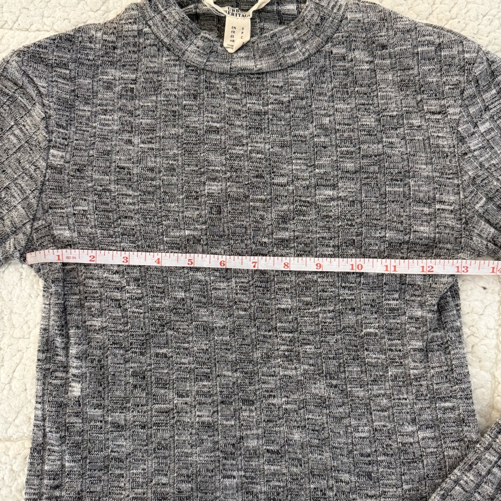 Urban Heritage Gray Ribbed Sweater - Picture 6 of 7